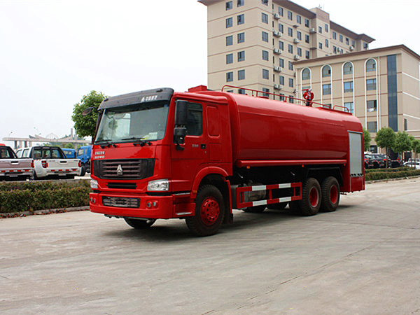  重汽豪沃20-25噸消防灑水車